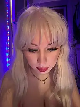 LaraHollywood webcam