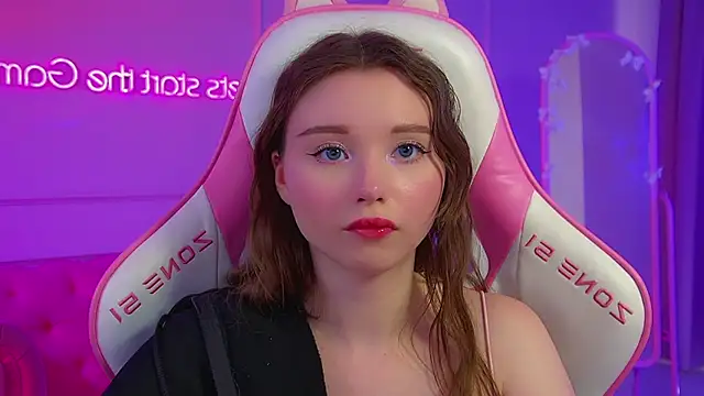 KeiraAsti webcam