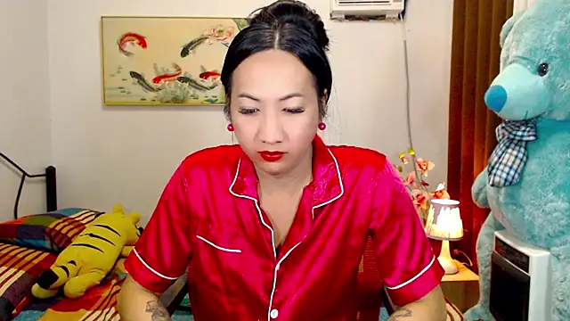 LovelyQueen69 webcam