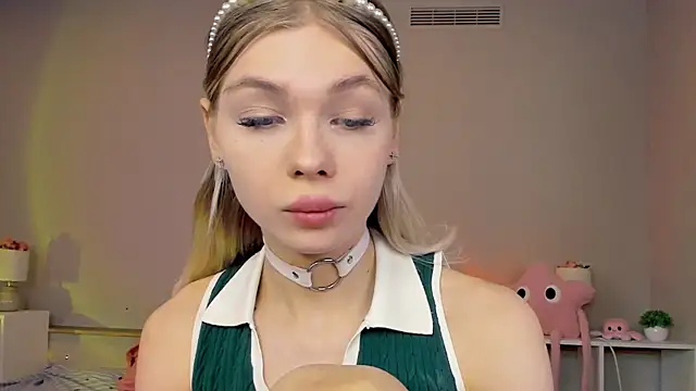 Blondy_Fina webcam