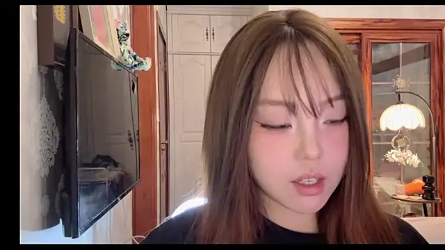LongLongQueen webcam