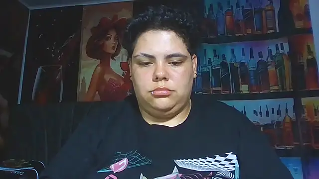 Hailey_Curvy webcam