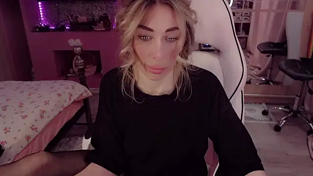 AnnieGOld_ webcam