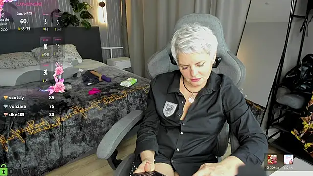 linda_zef1r - Linda_Zef1r's free webcam - UK Sex Cams