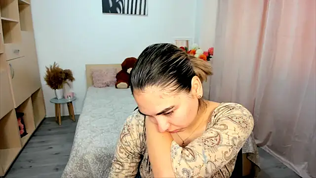 AlexaJuly webcam