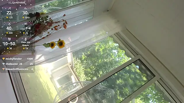 Ella_Vee webcam