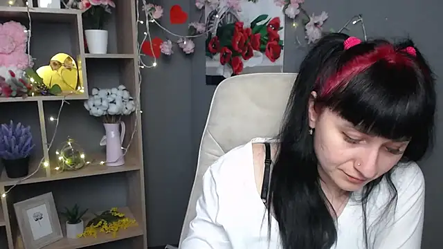 NinaFlawlees webcam