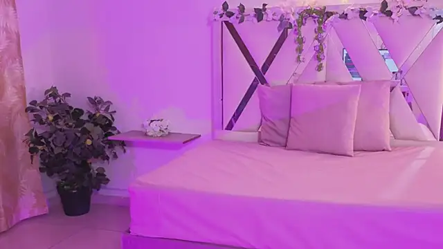 ZURY_TAY webcam