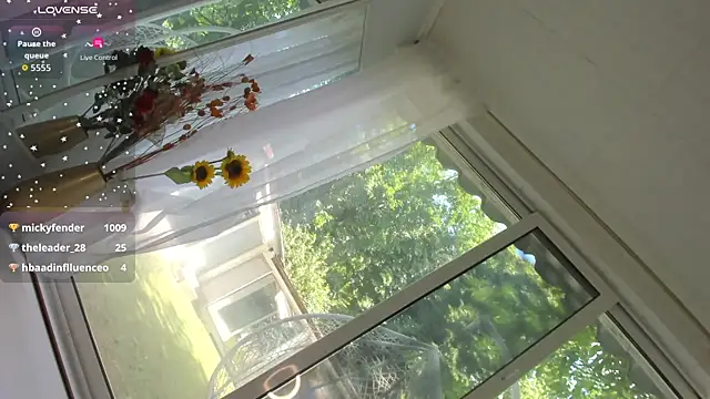 Ella_Vee webcam