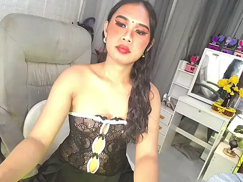 Model: Yourgorgeousmarge