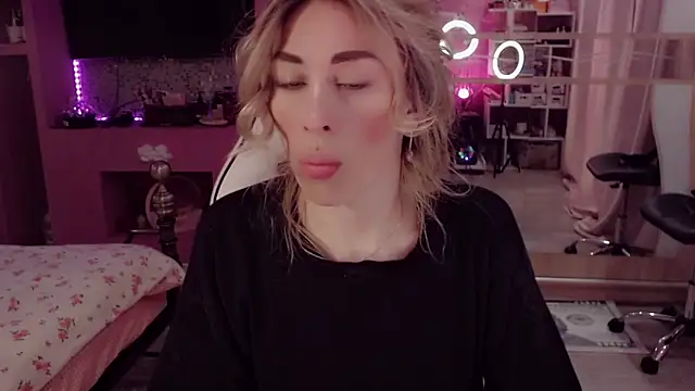AnnieGOld_ webcam