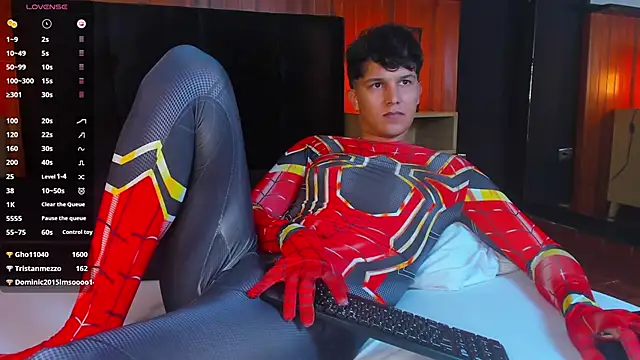 Leo_Savage_ webcam