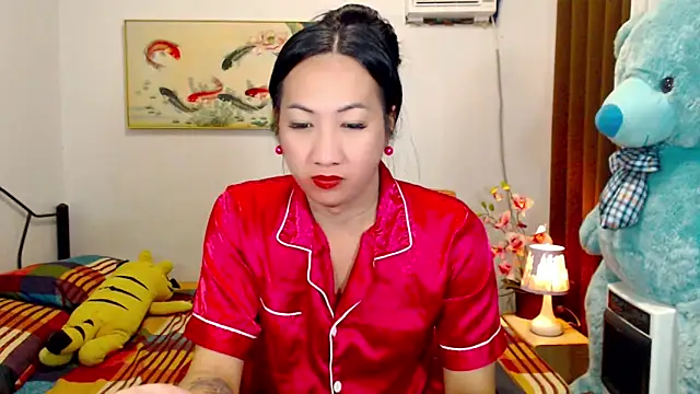 LovelyQueen69 webcam