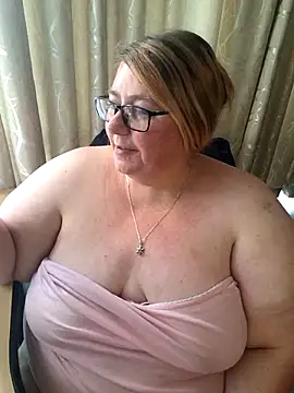 iceprincess2bad4u (F milf) - Spoil me