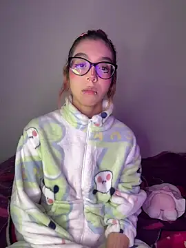 Valen-Foxx1 webcam