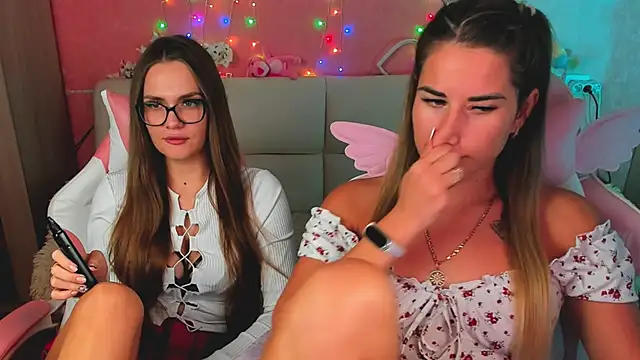hotty_girls_here webcam