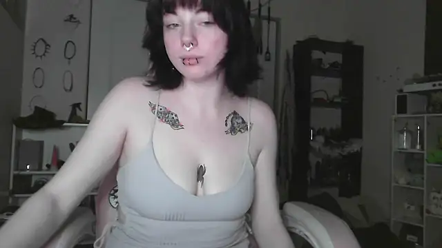 Chained_Aless webcam