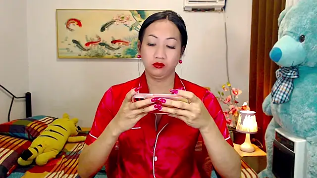 LovelyQueen69 webcam