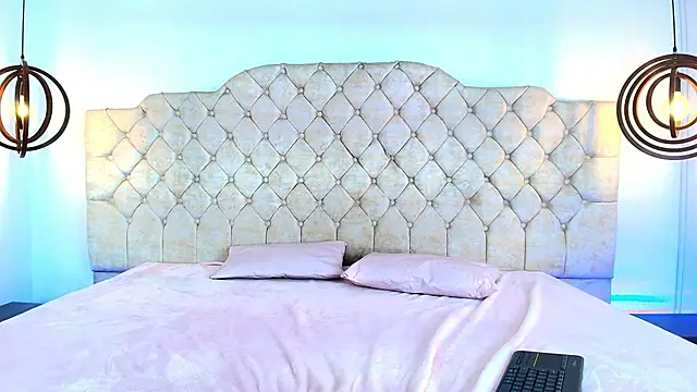 ZenyaVirelli webcam