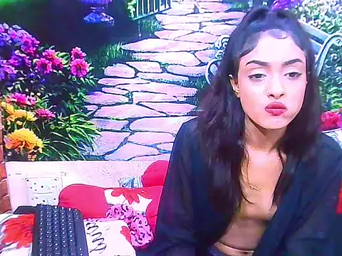 IndianPretty14u2Luv webcam