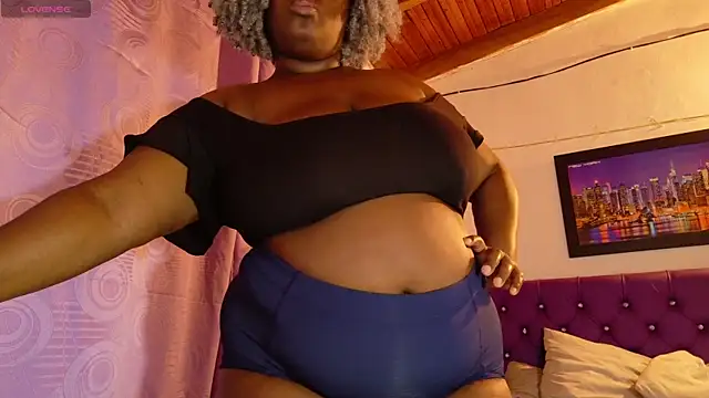 ebony_NeighborMoans webcam