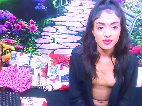 IndianPretty14u2Luv webcam
