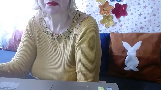QueenLana webcam