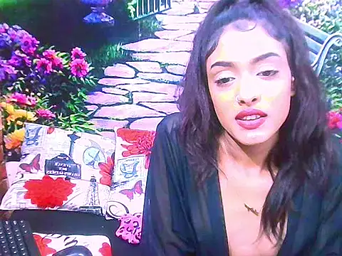 IndianPretty14u2Luv webcam