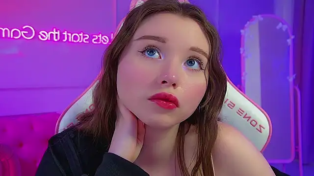 KeiraAsti webcam