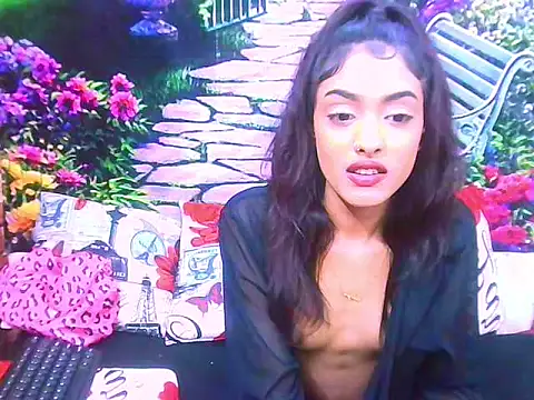 IndianPretty14u2Luv webcam