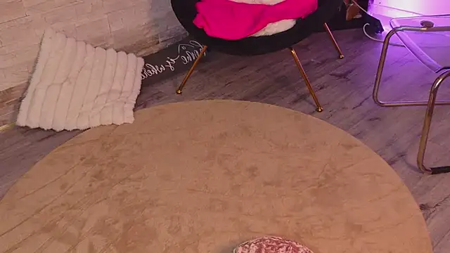 BlondieXStar webcam