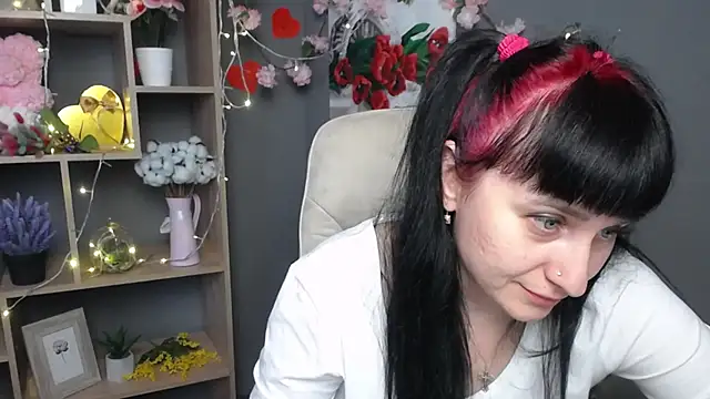 ninaflawlees - NinaFlawlees's free webcam - UK Sex Cams