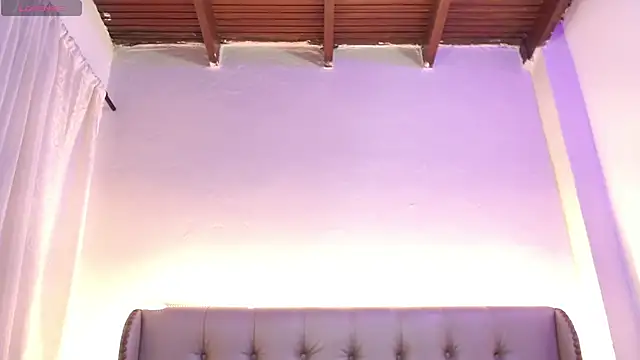 Liiamthompson webcam