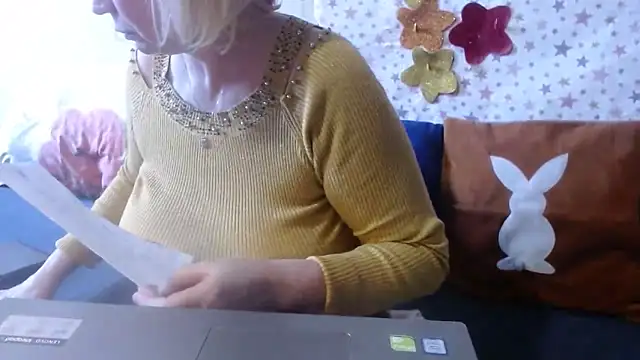 QueenLana webcam