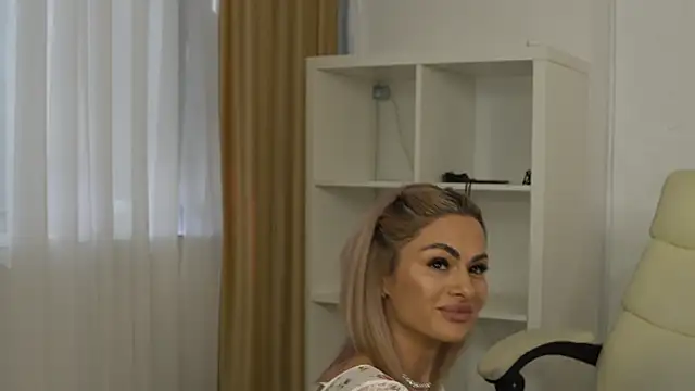 TiffanyMaze webcam