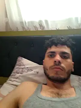 Handsomeboy3344 webcam