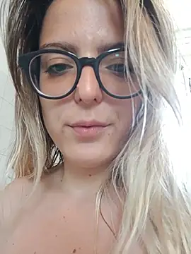 dolcehelena993 webcam