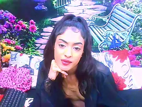IndianPretty14u2Luv webcam