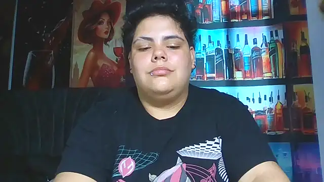 Hailey_Curvy webcam