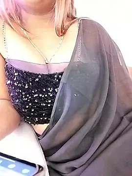 LoveLy-Soneya webcam