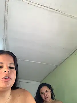 twocurvylatins Live Webcam on Stripchat
