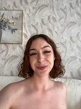 LynaFrost Live Webcam on Stripchat