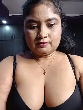 hornyriyanka live sex cam