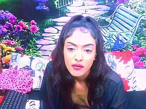 IndianPretty14u2Luv webcam