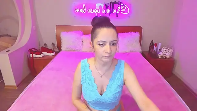AngellLika webcam
