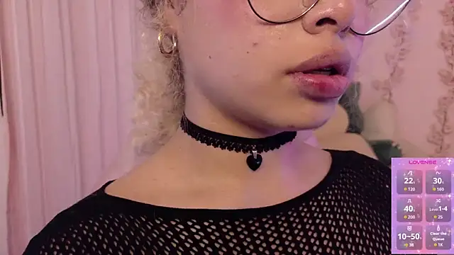 haelycute - Haelycute's free webcam - UK Sex Cams