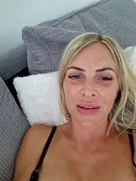 Luna_Veil webcam