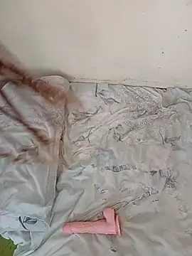 lilywhit webcam