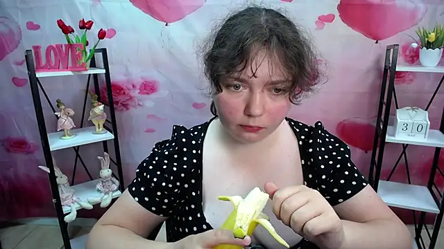 NeonilaLisova webcam