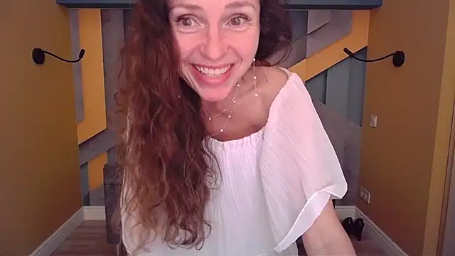 EllaLong webcam